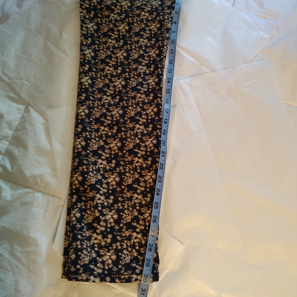 Levi's flower print skinny jeans. New. Size 6. - Picture 6 of 16